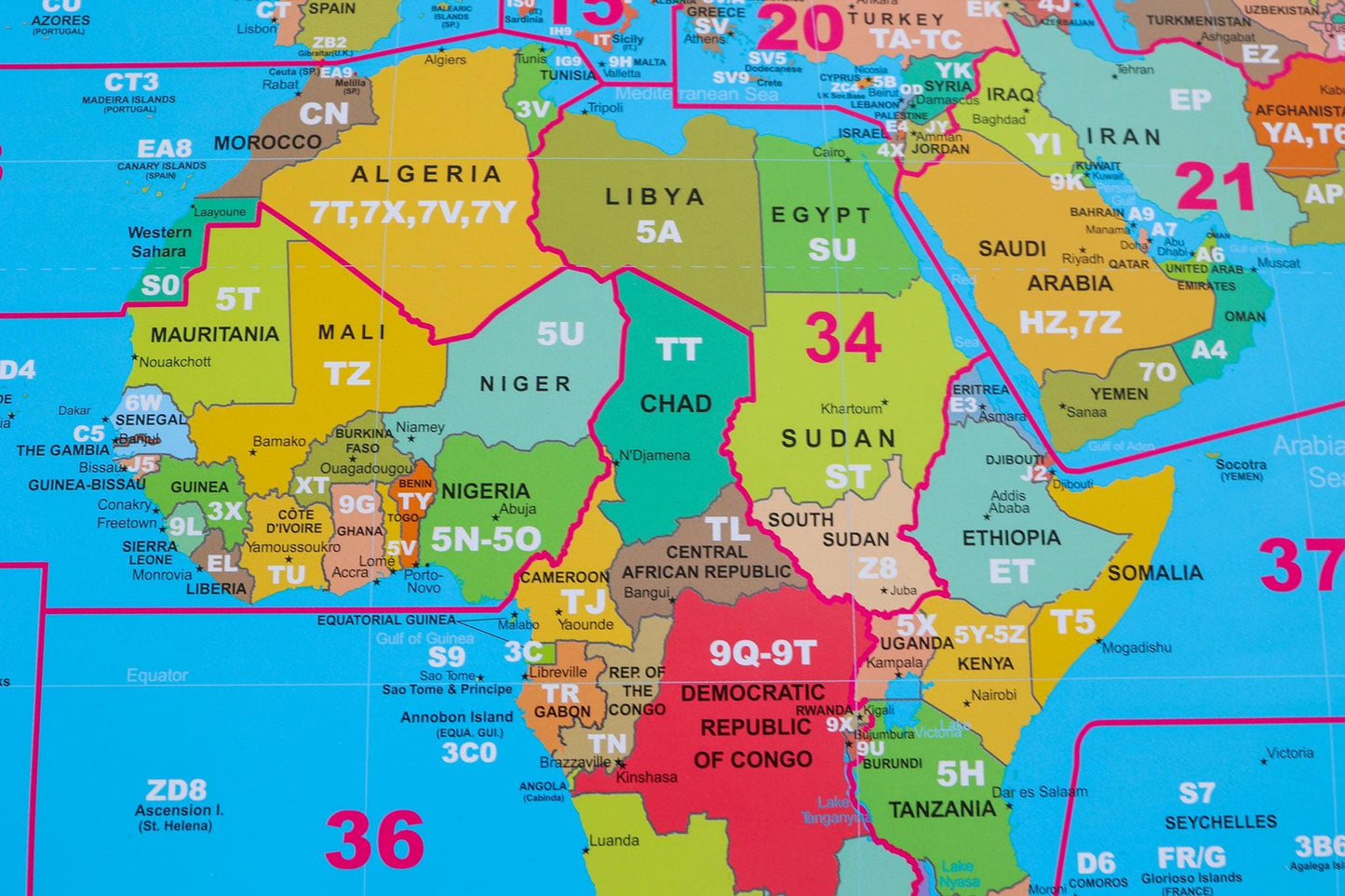 Amateur Radio World Prefix Map edycja 2025 rozmiar 99cm x 68cm