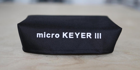 Pokrowiec Micro Keyer III - Pokrowiec z haftem na radio krótkofalarskie