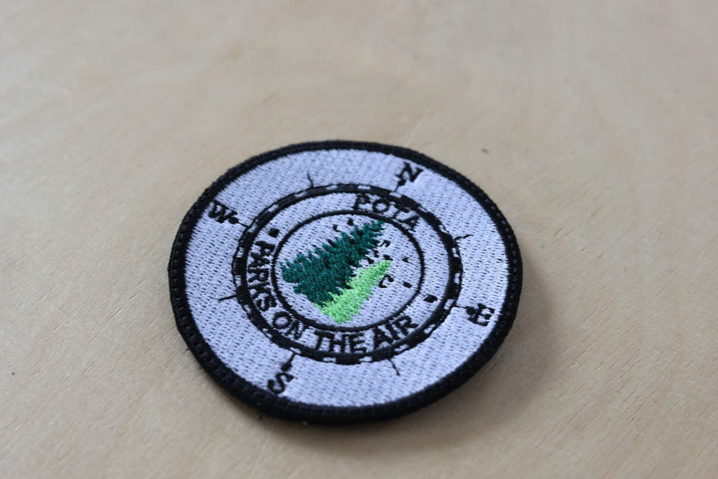 Oficjalna haftowana naszywka POTA Parks On The Air – radioamatorstwo (80 mm)