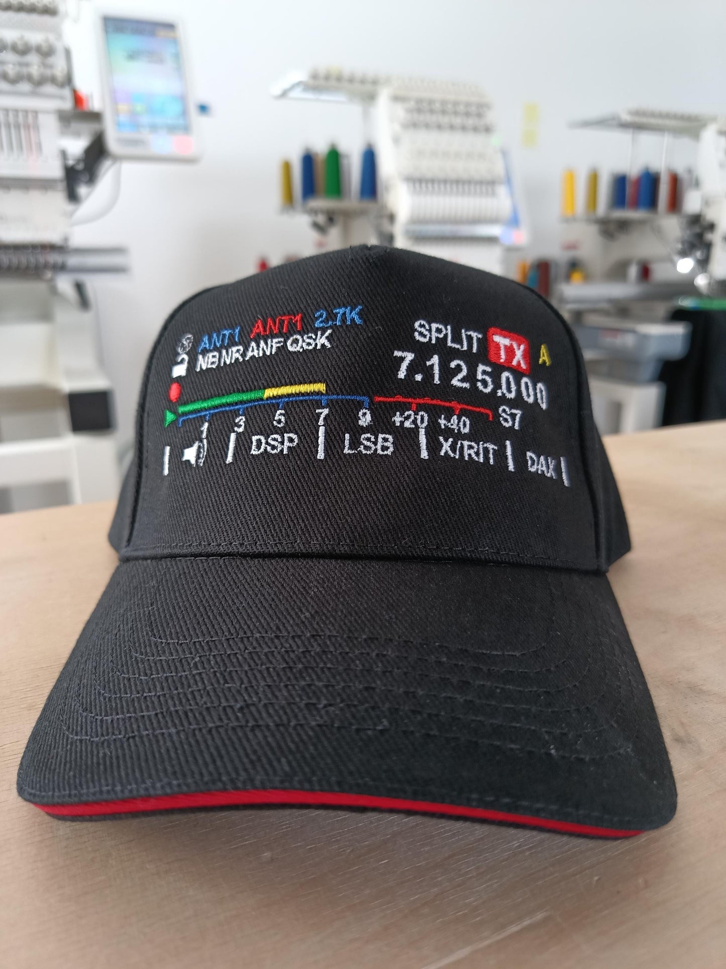 Czapka krótkofalarska S-meter Flexstyle z haftowanym Znakiem wywoławczym