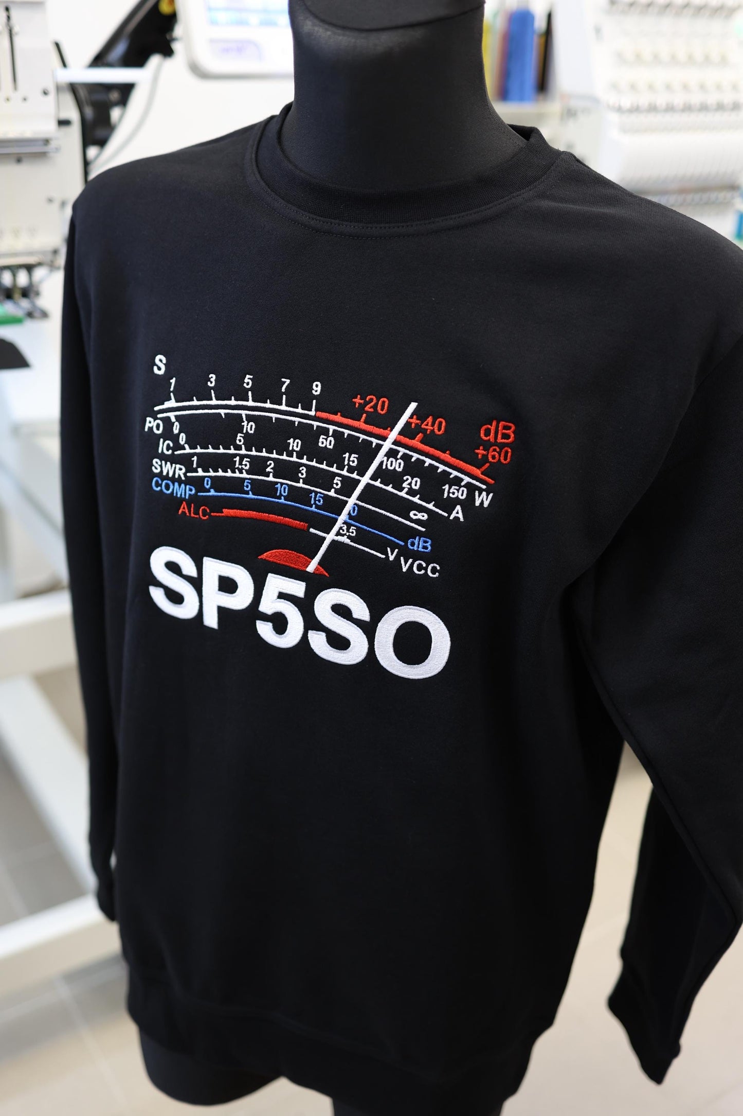Bluza S-Meter z haftowanym Znakiem Wywoławczym Krótkofalowca - Kolor Czarny