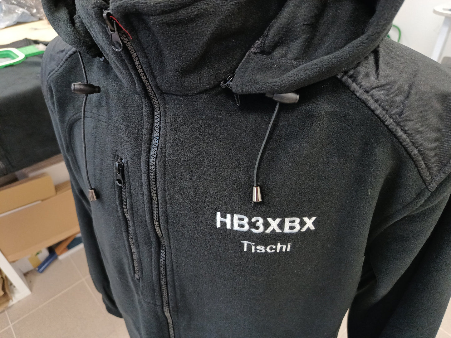 Men's fleece jacket with detachable hood - with embroidered amateur radio call sign and name (BK/BK)