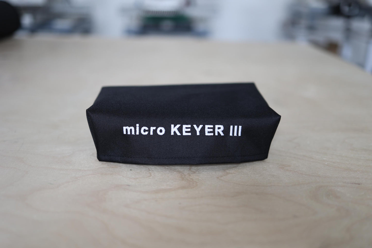 Pokrowiec Micro Keyer III - Pokrowiec z haftem na radio krótkofalarskie