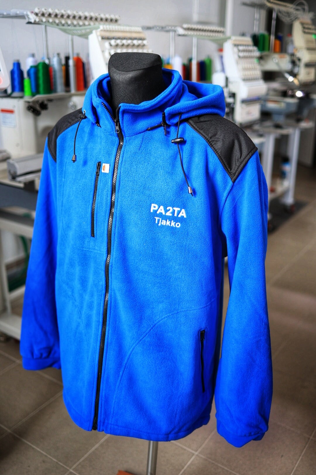 Men's fleece jacket with detachable hood - with embroidered amateur radio call sign and name (RB/BK)