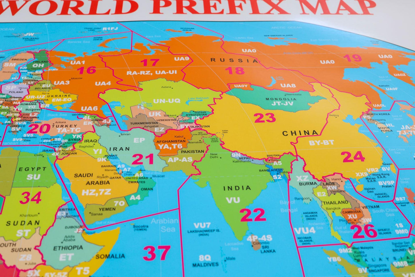 Amateur Radio World Prefix Map edycja 2025 rozmiar 99cm x 68cm