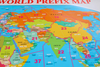 Amateur Radio World Prefix Map edycja 2025 rozmiar 99cm x 68cm
